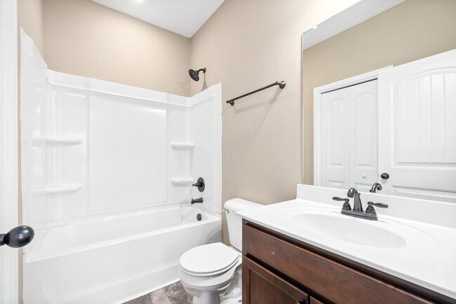 Building Photo - 172 Dundee Dr