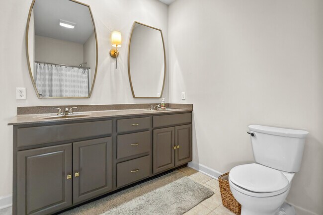 Building Photo - 14978 Buena Vista Dr