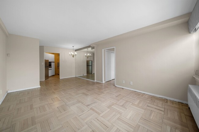 Building Photo - 1450 Palisade Ave