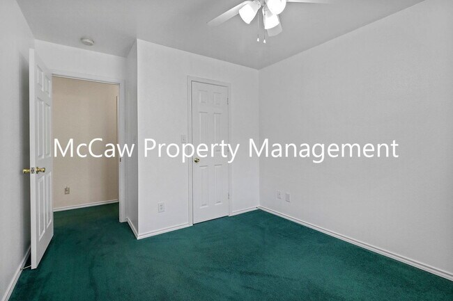 Building Photo - 509 W Cedar St