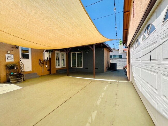 Building Photo - Charming Home for Lease in a Prime Location