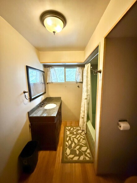 Building Photo - 130 Sugar Loaf Dr