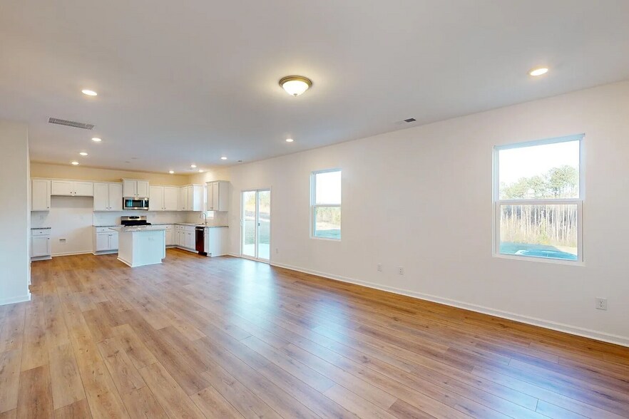 Building Photo - 2129 Clifton Rd