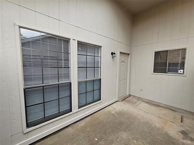 Building Photo - 3141 Tudor Ln