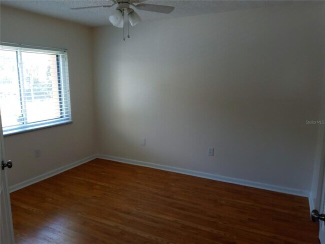 Building Photo - 510 Cranes Way