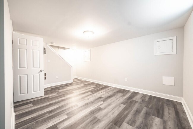 Building Photo - 8555 Harris Ave