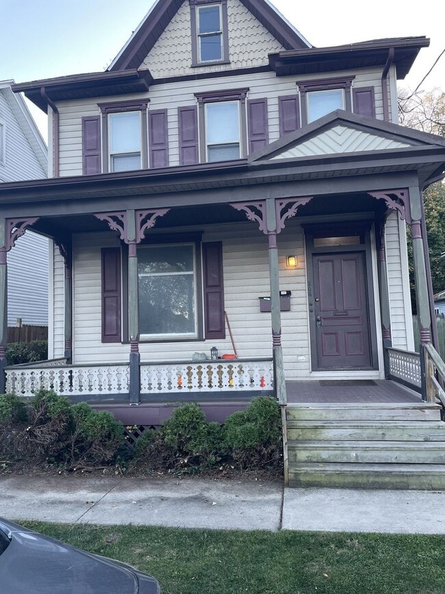 Primary Photo - 204 S 2nd St