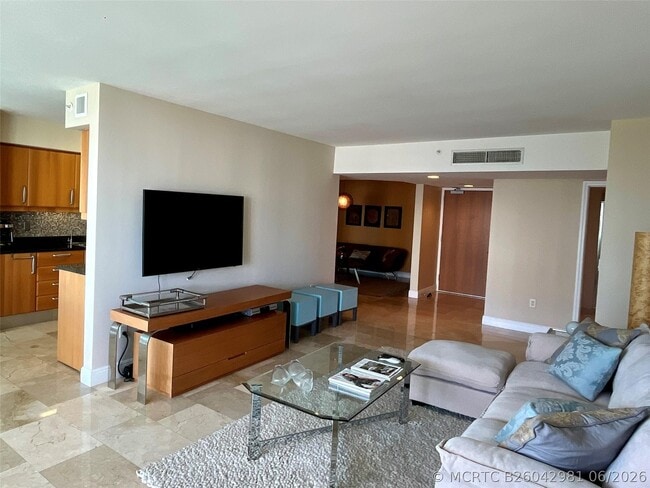 Building Photo - 16500 Collins Ave