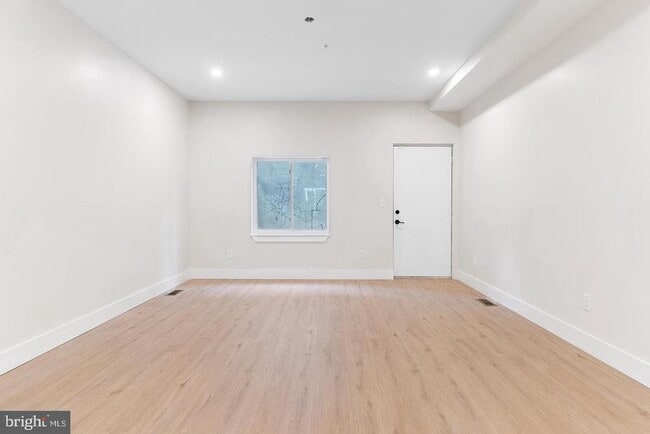 Building Photo - 2539 Cecil B. Moore Ave