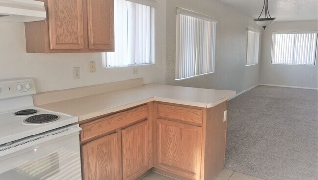 Building Photo - 4410 Buena Loma Way