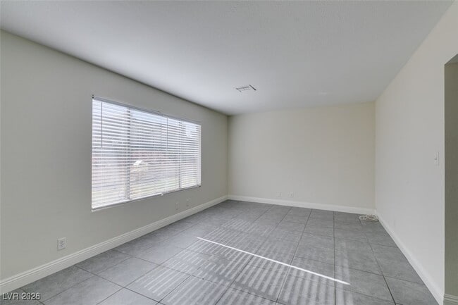 Building Photo - 764 Lawrence Dr