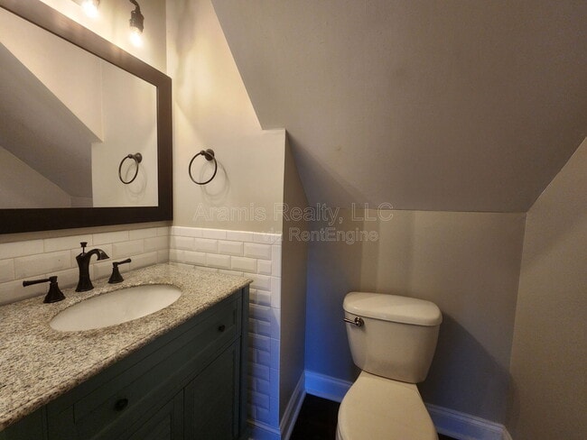 Building Photo - 3239 Osborne Rd NE