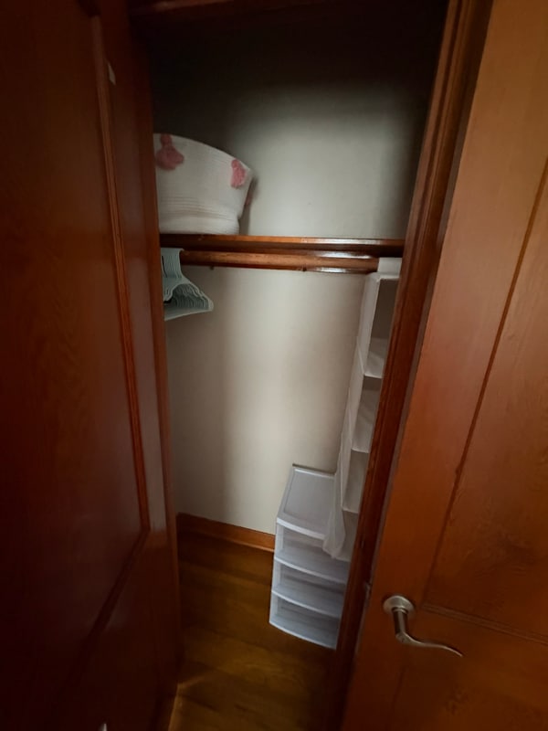 Building Photo - 1015 8th Ave NW