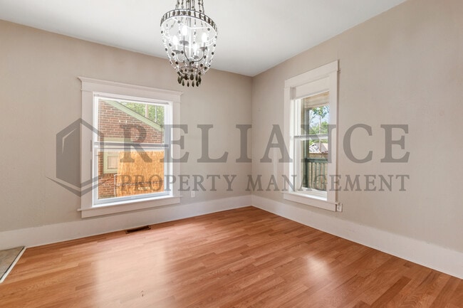 Building Photo - 1923 N Burns Ave