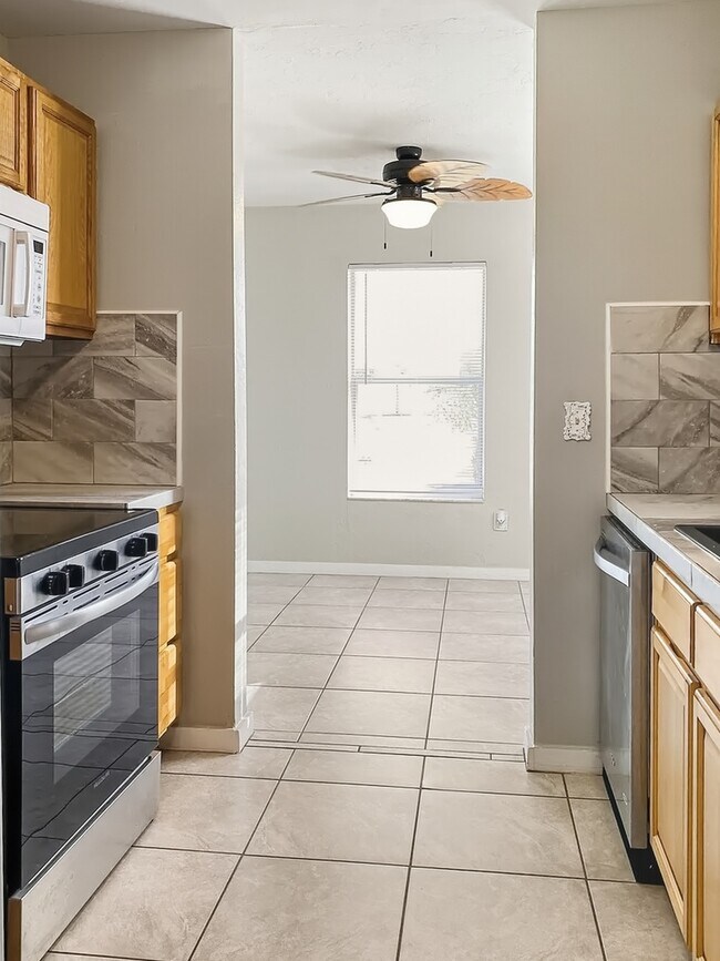 Building Photo - 2901 Garden Terrace NE