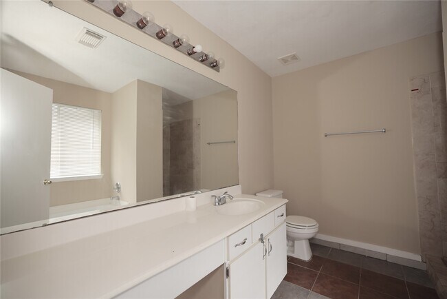 Building Photo - 5115 Summit Lodge Dr