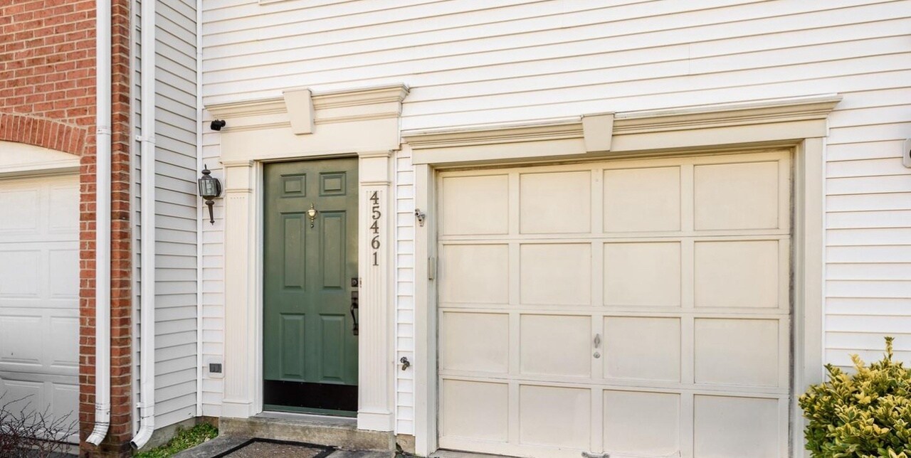 Building Photo - 45461 Bluemont Junction Sq