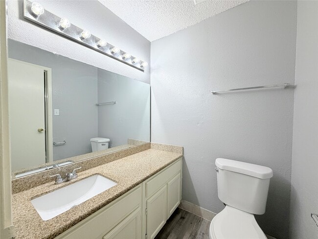 Building Photo - 9461 Pagewood Ln