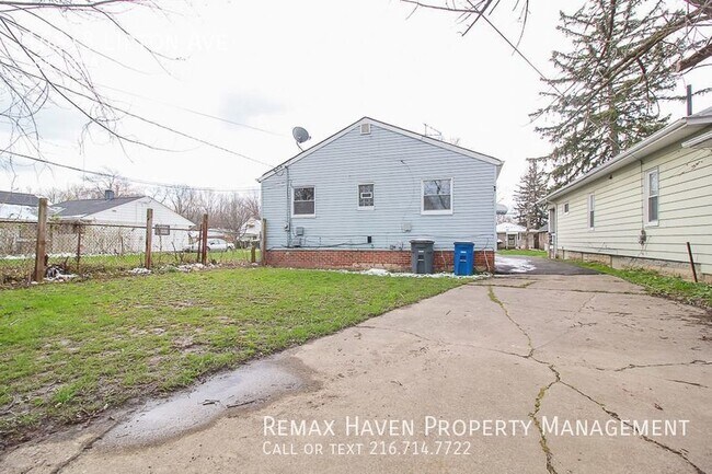 Building Photo - 16813 Lipton Ave, Cleveland - Charming 3 B...