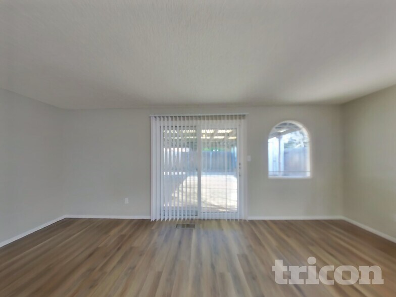 Building Photo - 3090 Santa Ana Dr