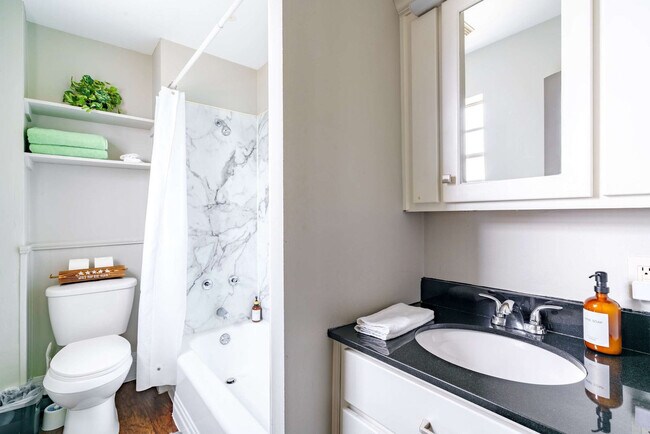 Building Photo - 605 Dennison Ave