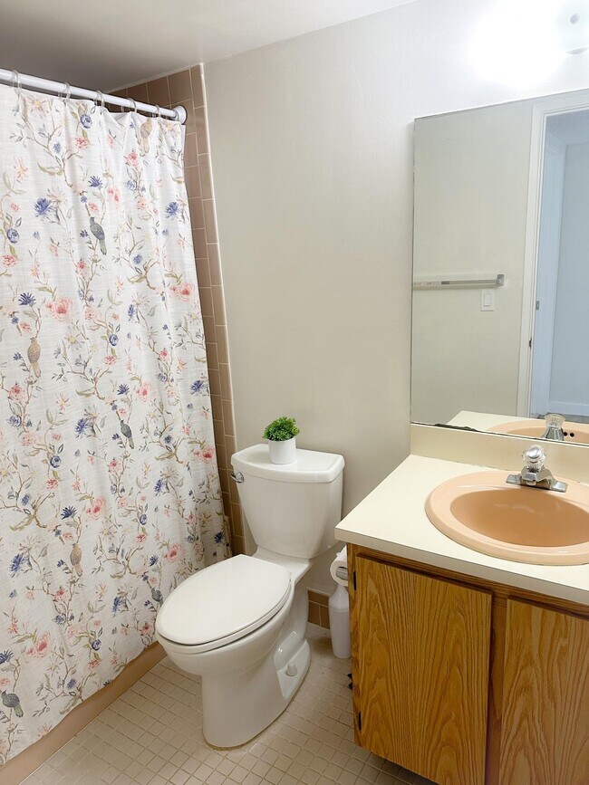 Building Photo - 2222 N Cypress Bend Dr