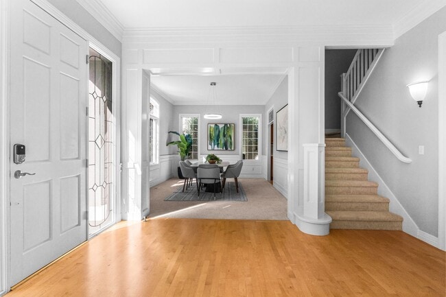 Building Photo - Luxury 4 bed 4 bath home in Lakemont, Bellevue