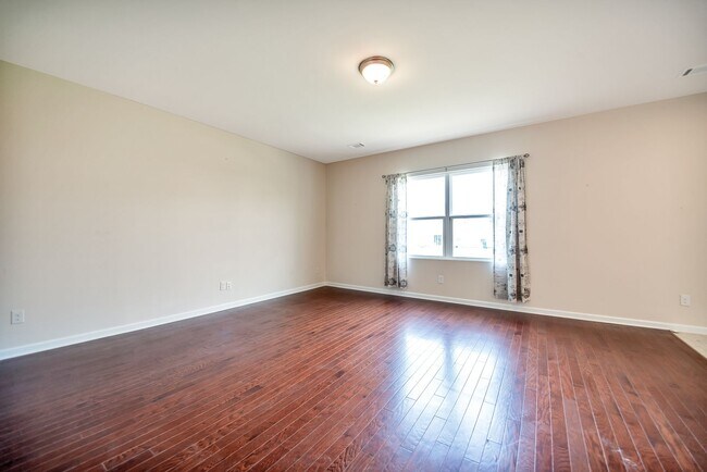 Building Photo - Spence Creek Rental!
