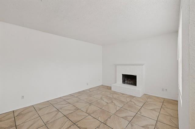 Building Photo - 6808 Trail Lake Dr