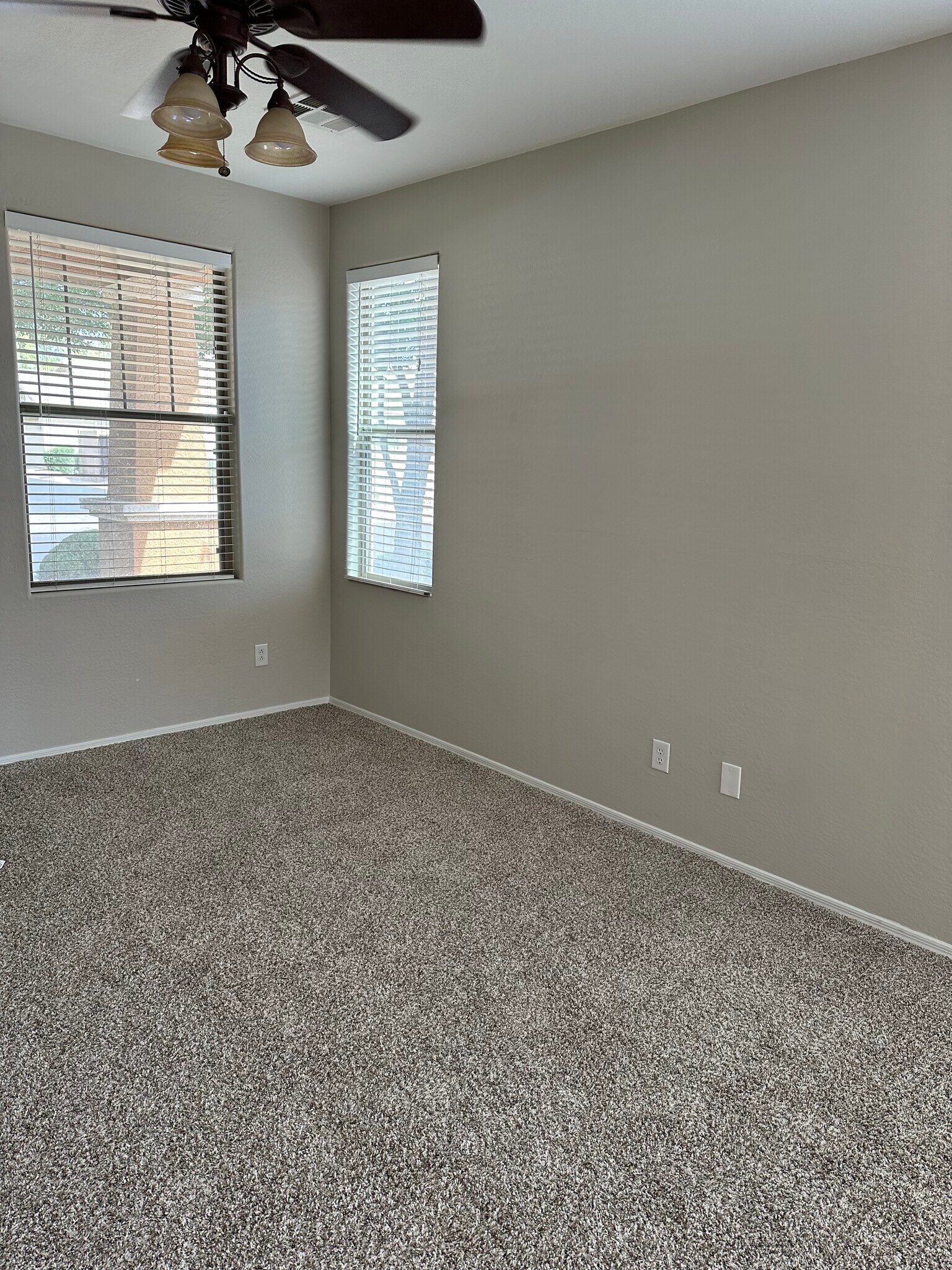 Building Photo - 2926 S Anderson Ln