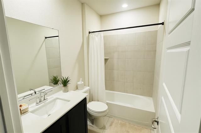 Building Photo - 8375 George Brown Dr