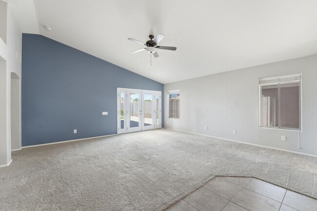 Building Photo - Welcome to this well-maintained 3-bedroom, 2-bath home in Gilbert, AZ!