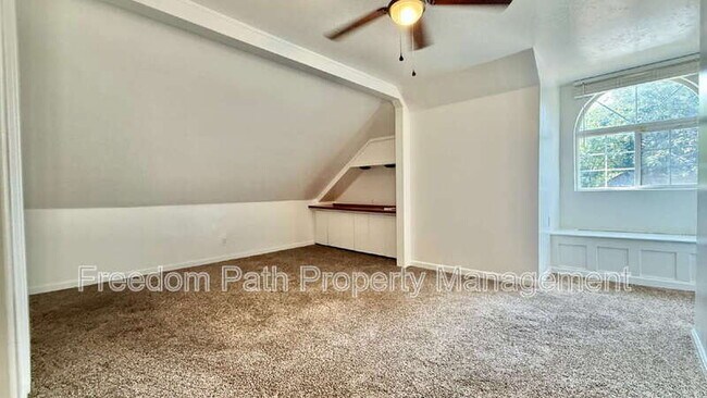 Building Photo - 952 N 5th St