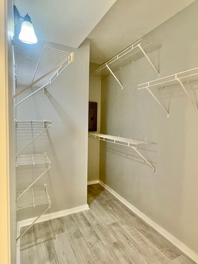 Building Photo - 40 E 9th St