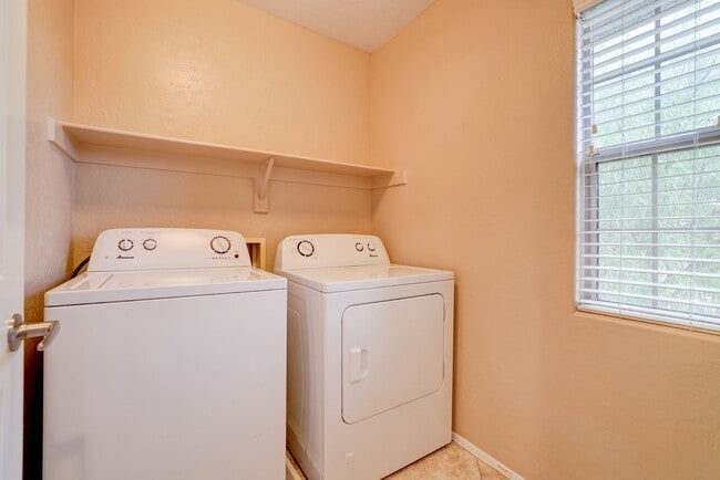 Building Photo - ***MOVE IN SPECIAL*** Spacious 3-Bed Home w/ Private Paver Patio in Gated Community w/ Pool & Park