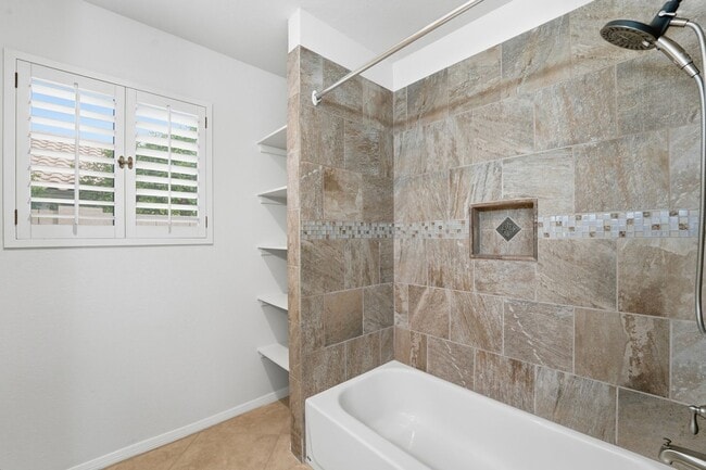 Building Photo - Beautiful 3 Bed/ 2.5 Bath Scottsdale Home I Near Kierland - Prime Location