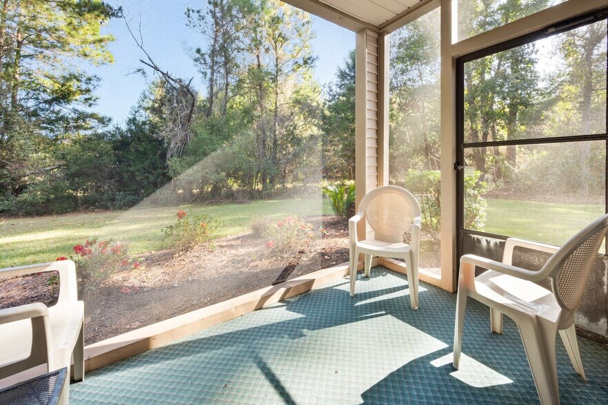 Building Photo - 549 Blue Stem Dr