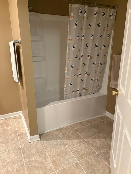 Building Photo - 1909 Crystal Ave