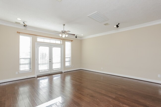 Building Photo - 10658 Clearview Villa Pl