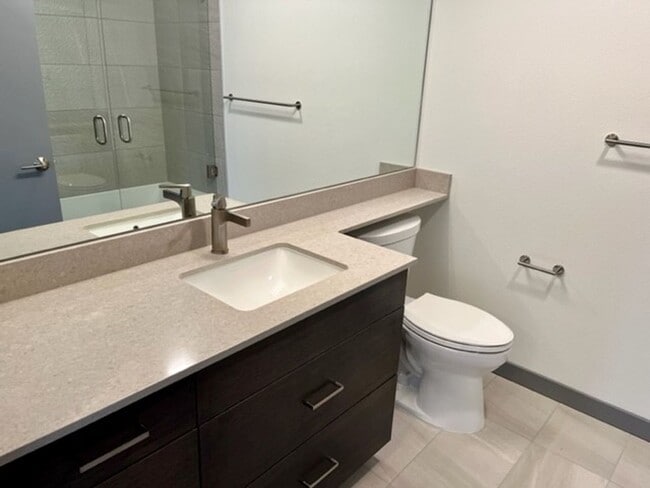 Building Photo - Jade Condominiums ~ Kirkland/Totem Lake