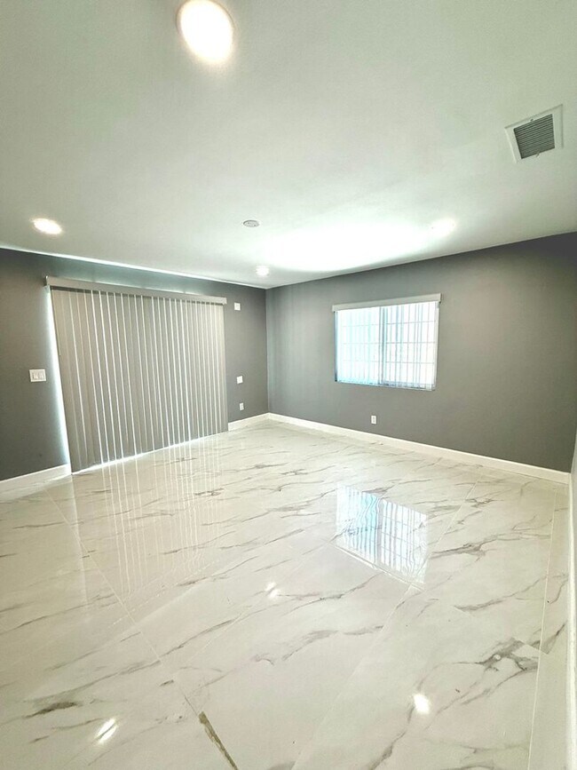 Building Photo - 17112 Ceredo Pl