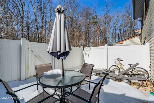 Building Photo - 390 Crawford St