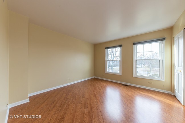 Building Photo - 565 Coventry Ln