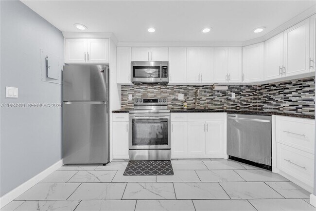 Building Photo - 4540 NW 79th Ave