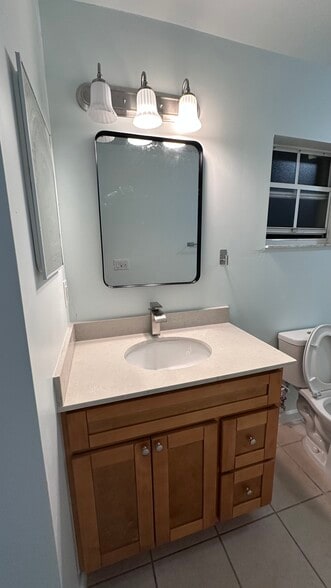 Building Photo - 1326 SE 8th Pl