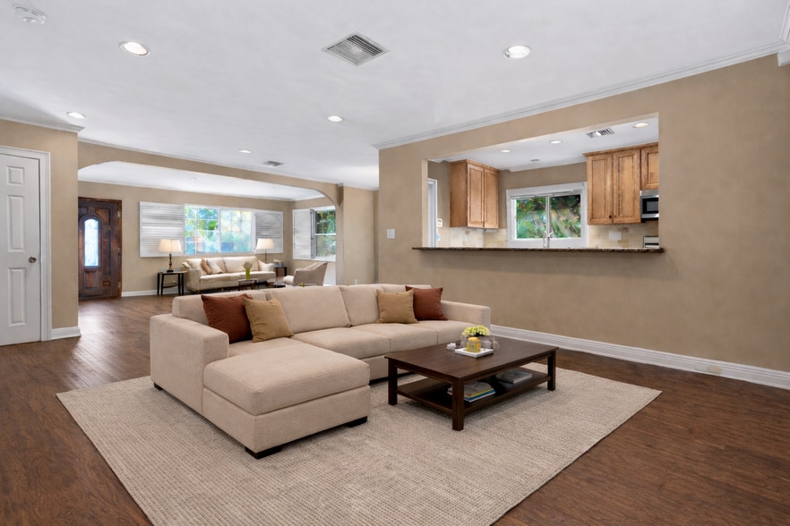 Building Photo - 11953 Collins St