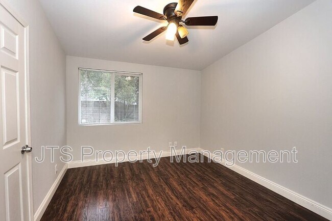 Building Photo - 2000 Belcot Rd