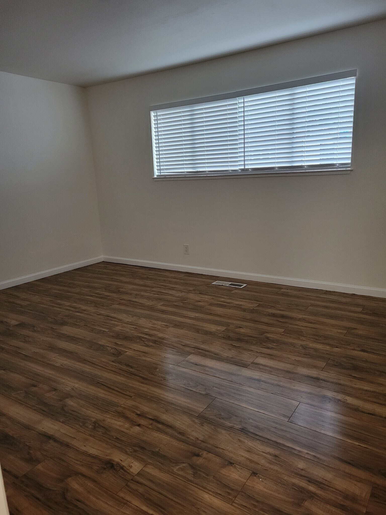 Building Photo - 4655 Bolero Dr