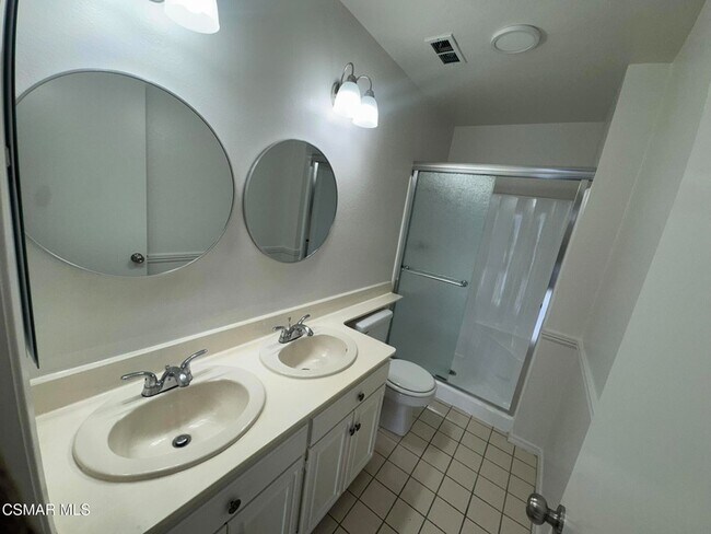 Building Photo - 14520 Plummer St