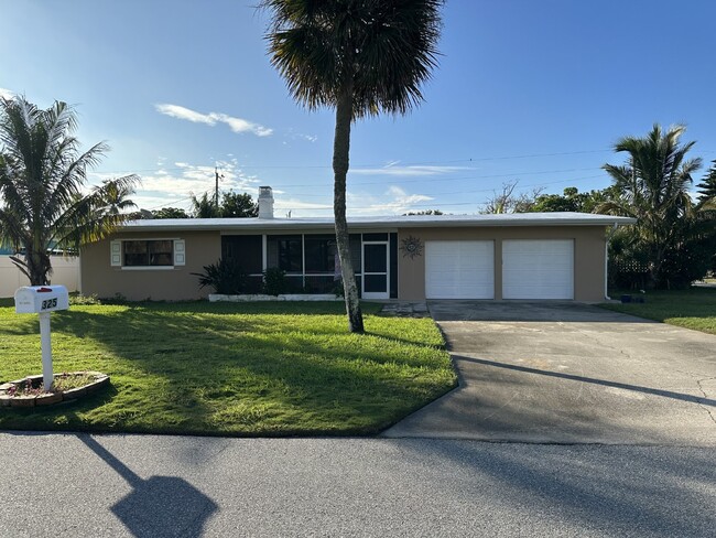 Primary Photo - Gorgeous Beachside Pool Home!!